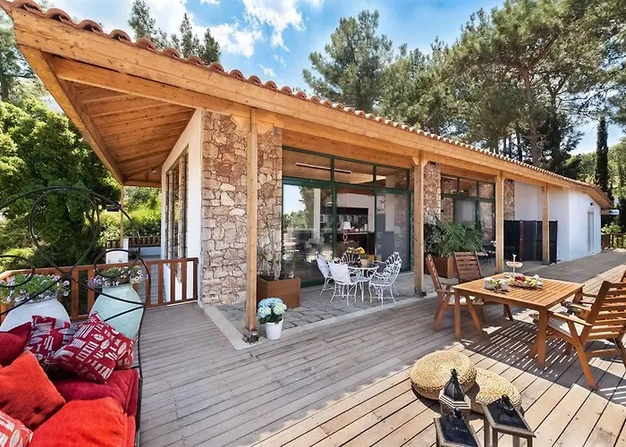 Agrolux Oasis - A Private Pool Escape In Lush Agricultural Serenity Salakos