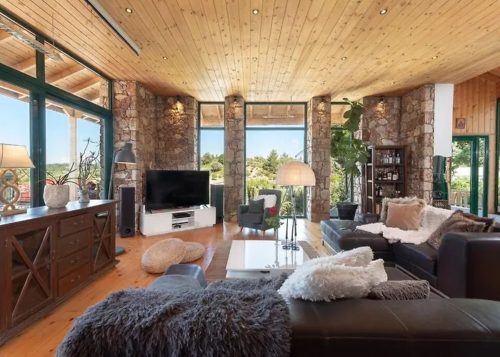 Agrolux Oasis - A Private Pool Escape In Lush Agricultural Serenity Villa *