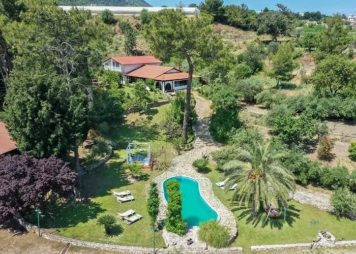 Agrolux Oasis - A Private Pool Escape In Lush Agricultural Serenity * Sálakos