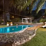Agrolux Oasis - A Private Pool Escape In Lush Agricultural Serenity * Sálakos