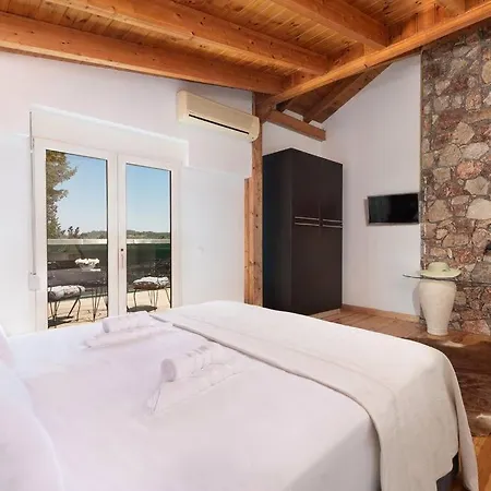 Agrolux Oasis - A Private Pool Escape In Lush Agricultural Serenity 빌라 Sálakos