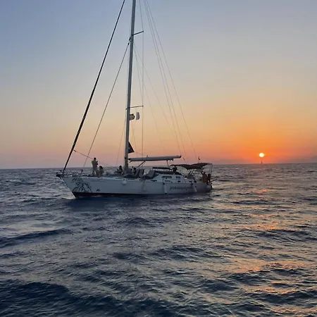 فيلة Agrolux Oasis - A Private Pool Escape In Lush Agricultural Serenity