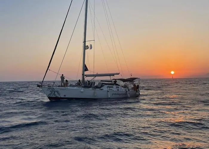 فيلة Agrolux Oasis - A Private Pool Escape In Lush Agricultural Serenity