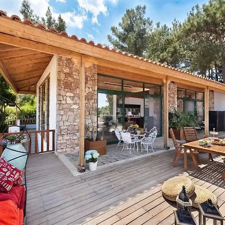 Agrolux Oasis - A Private Pool Escape In Lush Agricultural Serenity Sálakos